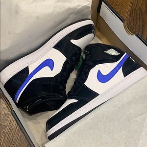 UNWORN JORDAN 1 MID (GS) 7Y/8.5W